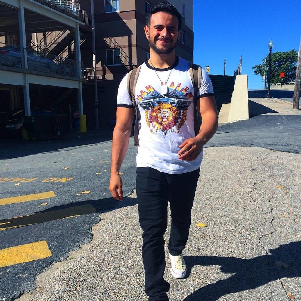 Meet your Posher, Javi